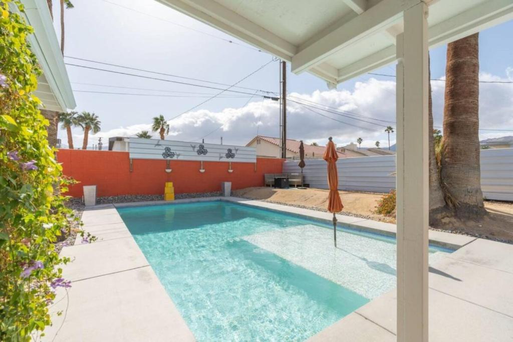 Mid-Century Modern Home W- Pool - Walk To El Paseo Palm Desert Exterior photo